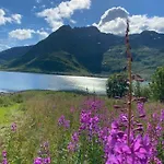 Unique And Charming House At The Foot Of Lofoten's Highest Mountain Casa vacanze *
