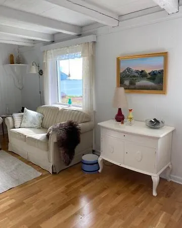 Holiday home Unique And Charming House At The Foot Of Lofoten's Highest Mountain