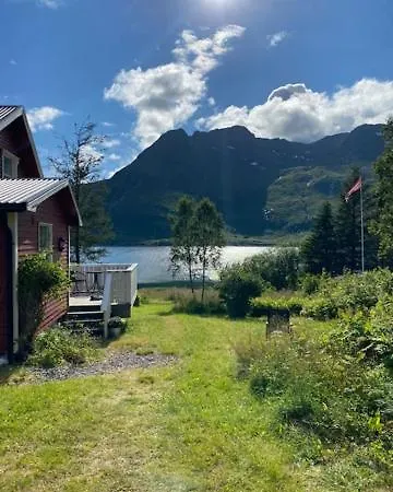 Feriehus Unique And Charming House At The Foot Of Lofoten's Highest Mountain