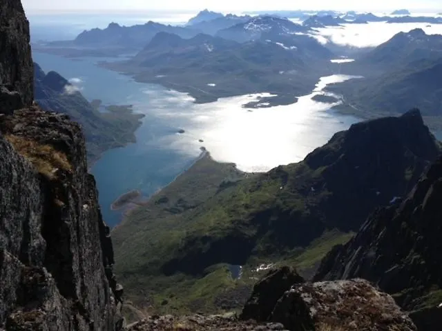 بيت للعطل Unique And Charming House At The Foot Of Lofoten's Highest Mountain