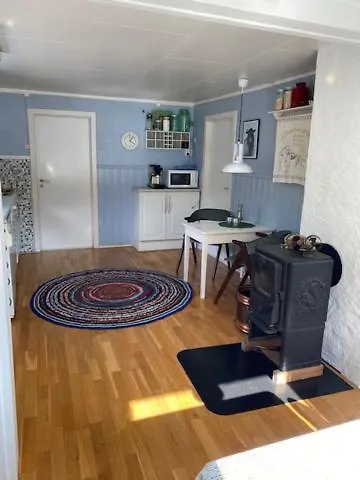 Unique And Charming House At The Foot Of Lofoten's Highest Mountain سفولفير