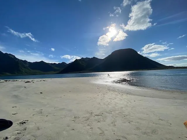 بيت للعطل Unique And Charming House At The Foot Of Lofoten's Highest Mountain *