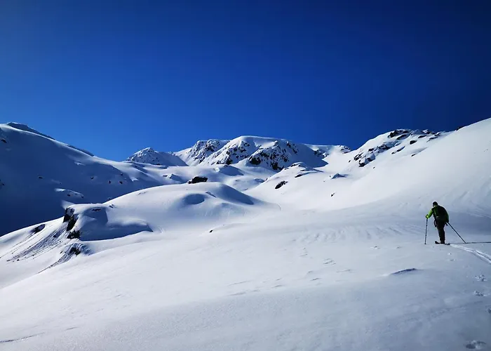 Unique And Charming House At The Foot Of Lofoten's Highest Mountain بيت للعطل سفولفير